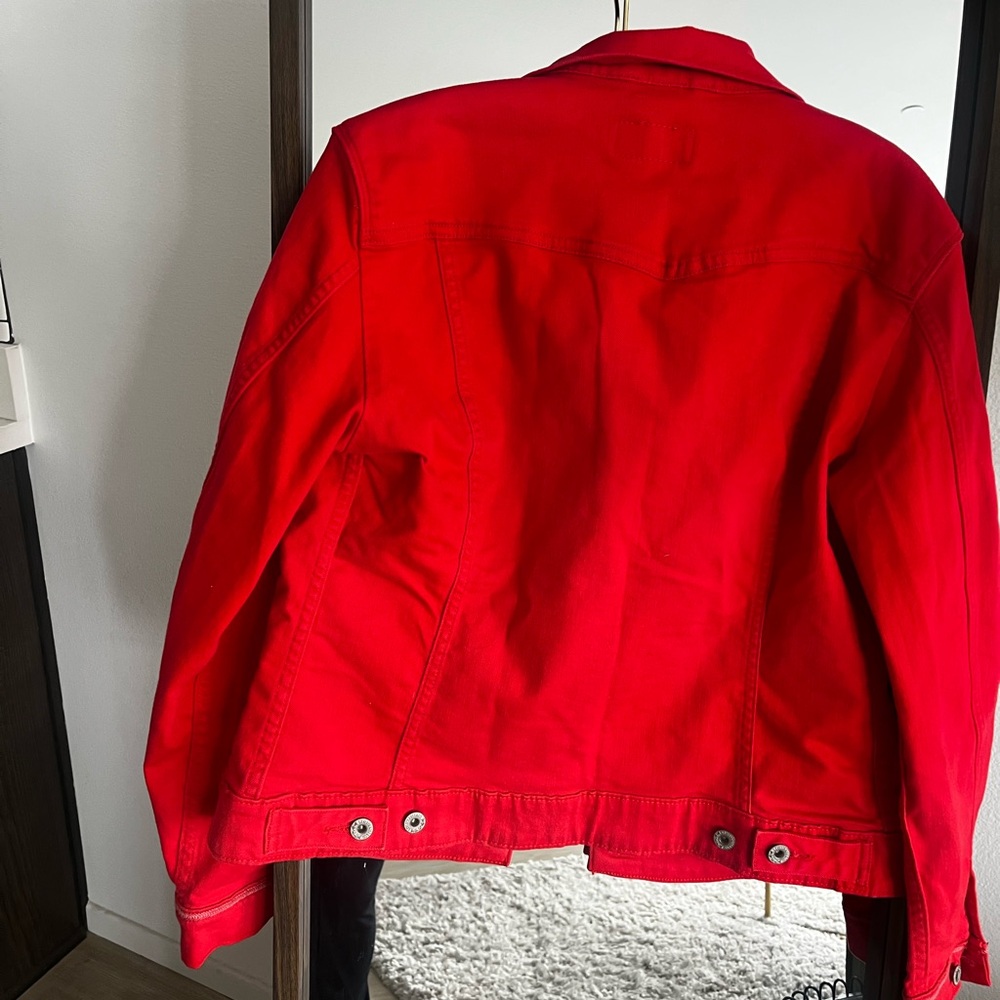 Women’s Levi denim jacket. - Picture 8 of 9